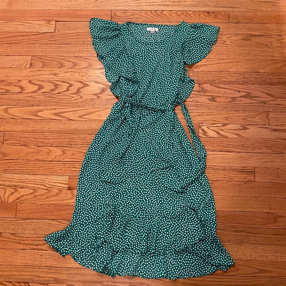 Max Studio Dresses & Skirts - ❤️Max Studio Green Spring Dress❤️